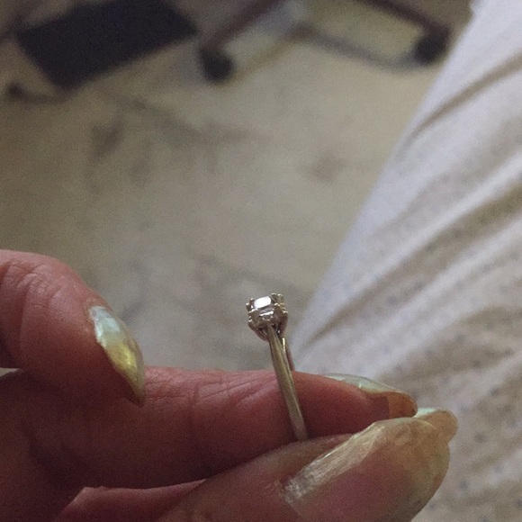 Diamond ring - Picture 3 of 3